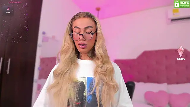 Snapshot of Miss_sagitario chatting on 03/21/25, 03:13 Miss sagitario online show from 03/21/25, 03:13