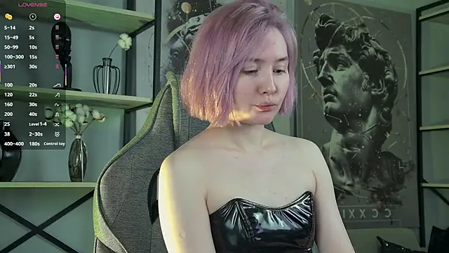 Snapshot of ReiYosimoto chatting on 10/27/25, 03:49 ReiYosimoto online show from 10/27/25, 03:49