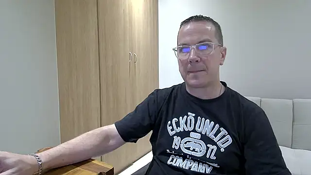 BrettJ81 online show from 02/21/26, 06:42