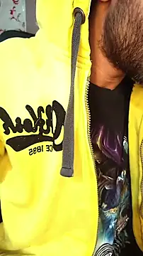 Snapshot of BrownBoy69666 chatting on 12/18/24, 05:04 BrownBoy69666 online show from 12/18/24, 05:04