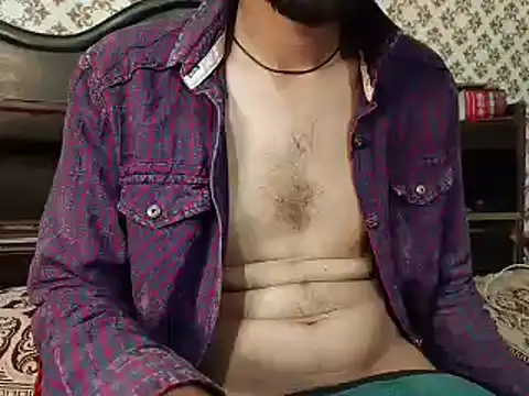 Snapshot of BrownBoy69666 chatting on 02/18/25, 12:04 BrownBoy69666 online show from 02/18/25, 12:04