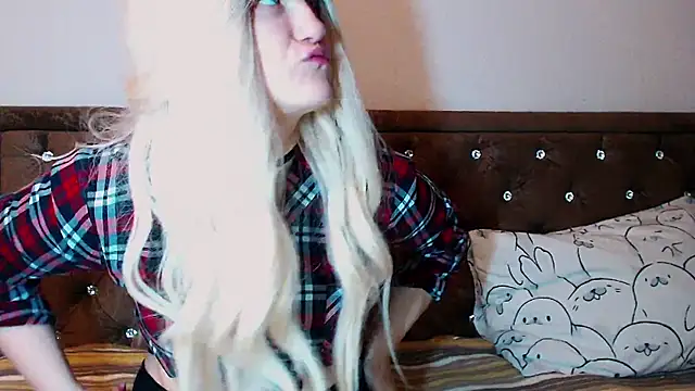 Sara4uu online show from 11/30/25, 12:36