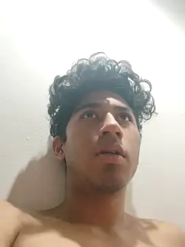 Snapshot of Mangopitudo chatting on 01/08/25, 02:57 Mangopitudo online show from 01/08/25, 02:57