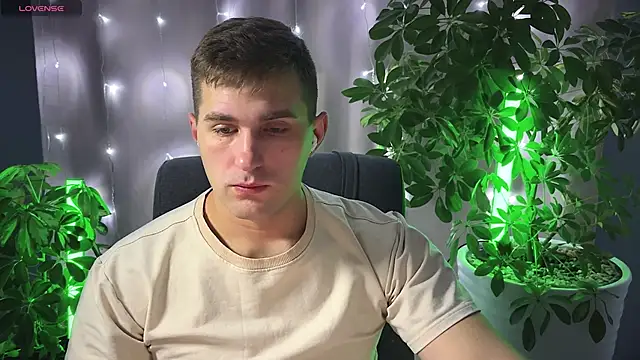 Sweeet  boy online show from 02/22/25, 04:40