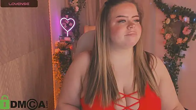 Snapshot of Sheila_queen_ chatting on 12/20/24, 08:55 Sheila queen online show from 12/20/24, 08:55