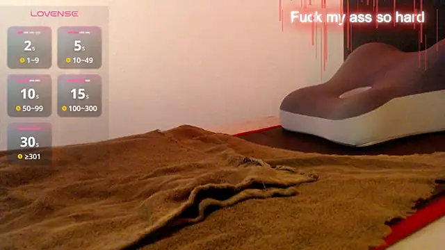 Snapshot of -sluttyass- chatting on 12/19/25, 12:39 -sluttyass- online show from 12/19/25, 12:39