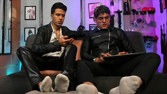 dom2travelersss online show from 01/26/25, 12:33