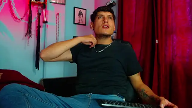 dom2travelersss online show from 03/25/26, 02:56