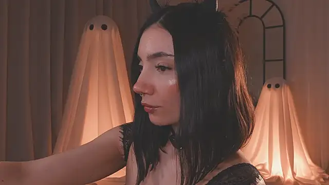 AmyArmstrong online show from 10/12/25, 12:53