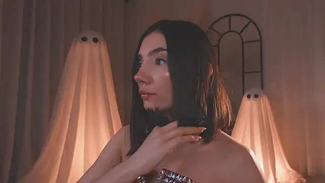 AmyArmstrong online show from 10/14/25, 12:55