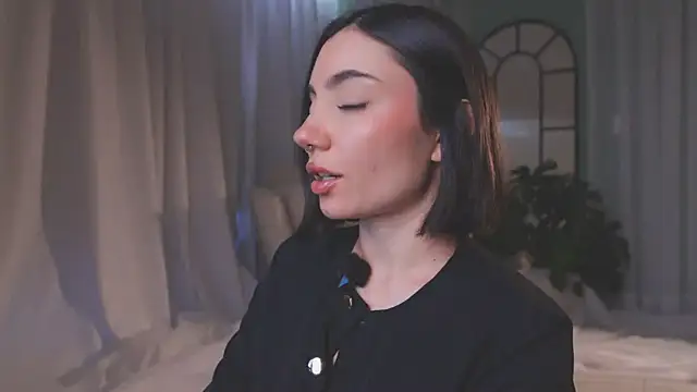 AmyArmstrong online show from 03/31/26, 10:43