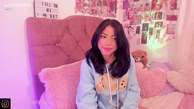 Snapshot of natalie_jaensen chatting on 02/07/25, 11:55 natalie jaensen online show from 02/07/25, 11:55