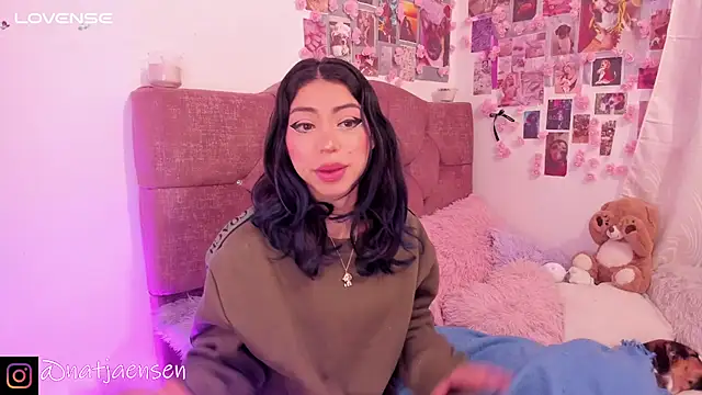 Snapshot of natalie_jaensen chatting on 02/17/25, 09:46 natalie jaensen online show from 02/17/25, 09:46