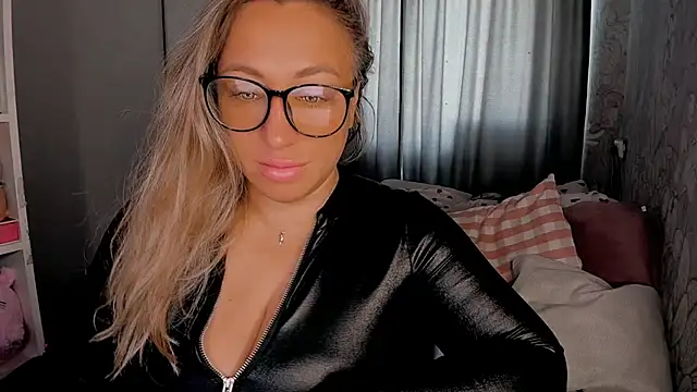 CumOnMy Tits online show from 10/12/25, 04:33