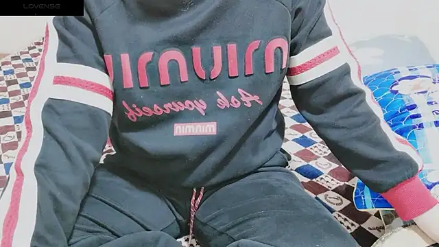 Snapshot of Sophie_Secret chatting on 02/01/25, 09:40 Sophie Secret online show from 02/01/25, 09:40