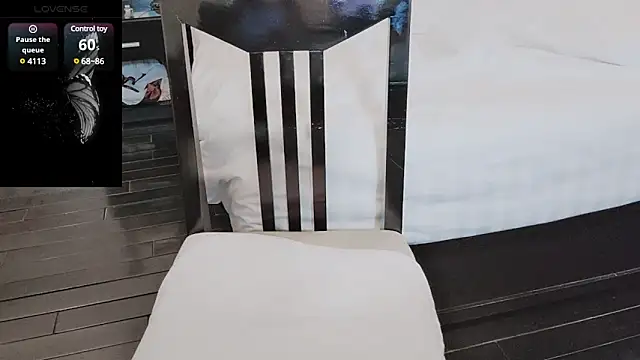 Snapshot of Sophie_Secret chatting on 02/16/25, 10:54 Sophie Secret online show from 02/16/25, 10:54