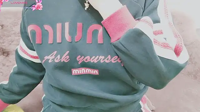 Snapshot of Sophie_Secret chatting on 11/22/25, 11:26 Sophie Secret online show from 11/22/25, 11:26