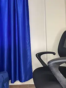 Snapshot of Bigbooob4 chatting on 12/24/24, 06:33 Bigbooob4 online show from 12/24/24, 06:33