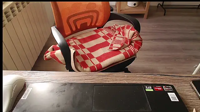 Cutie peach online show from 10/21/25, 12:17