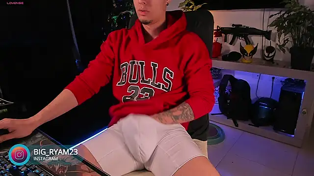 bigryann23 online show from 12/15/24, 02:52