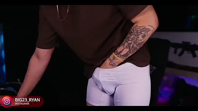 bigryann23 online show from 01/18/25, 01:08